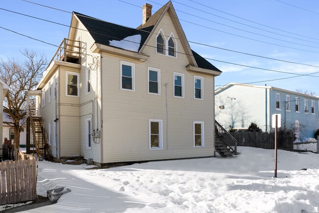 property at 126 S 4th St