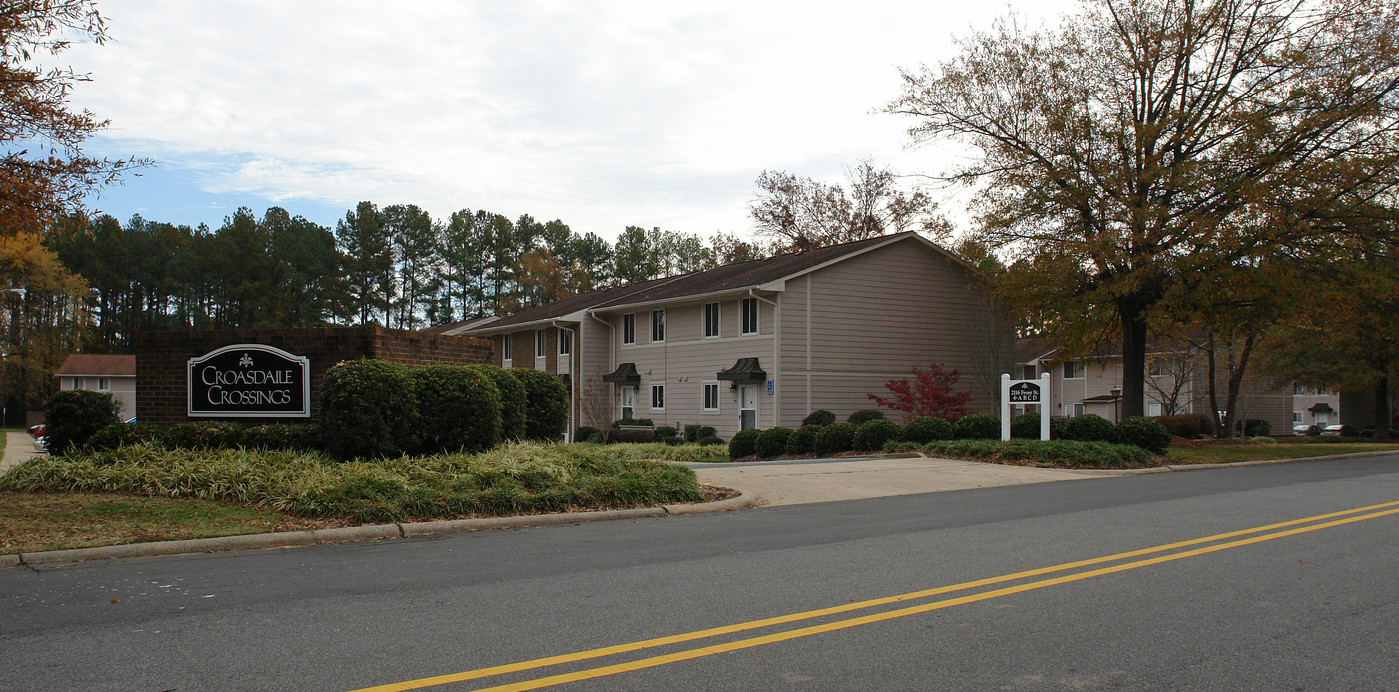 Croasdaile Crossings in Durham, NC - Building Photo