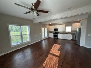 203 Cherokee Dr in Lafayette, TN - Building Photo - Building Photo