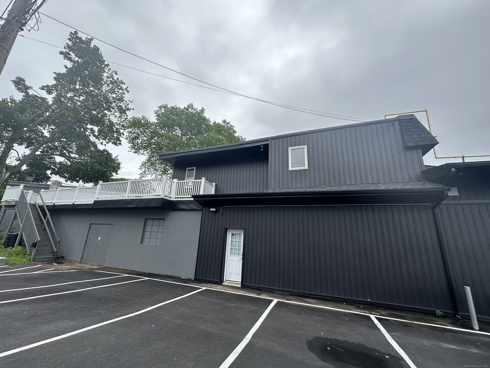 439 Main St in East Haven, CT - Building Photo