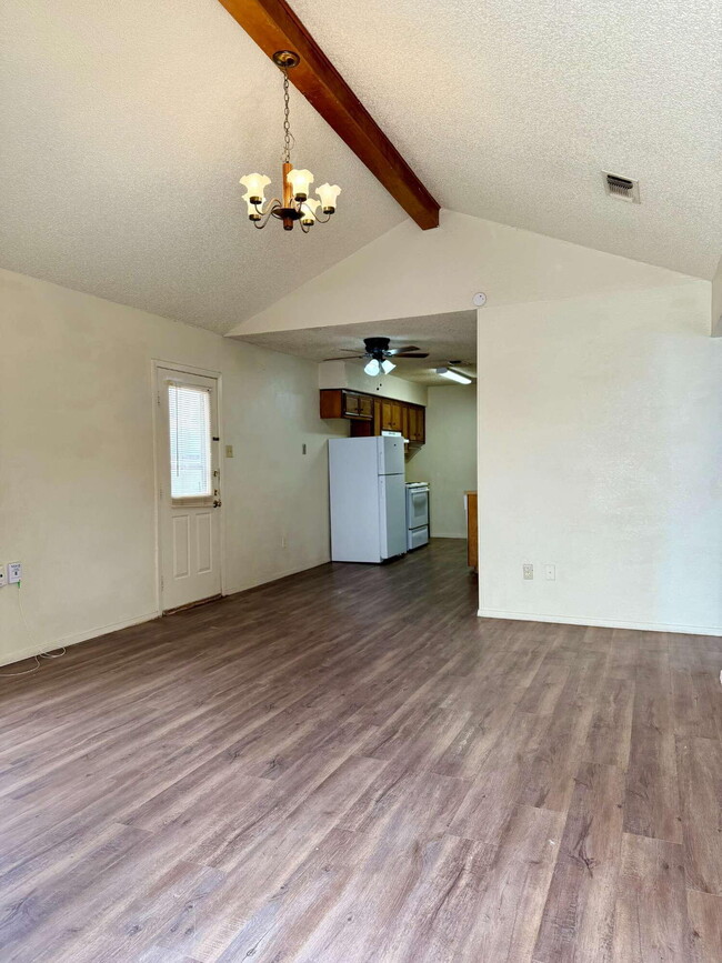 6104 37th St in Lubbock, TX - Building Photo - Building Photo