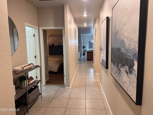 4065 W Ardmore Rd in Phoenix, AZ - Foto de edificio - Building Photo