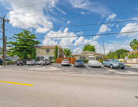 2012-2102 Miami Road in Fort Lauderdale, FL - Building Photo - Building Photo