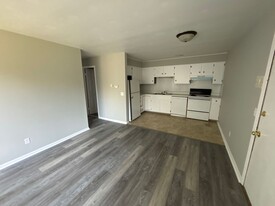 1830-1855 Squire Dr in Saginaw, MI - Building Photo