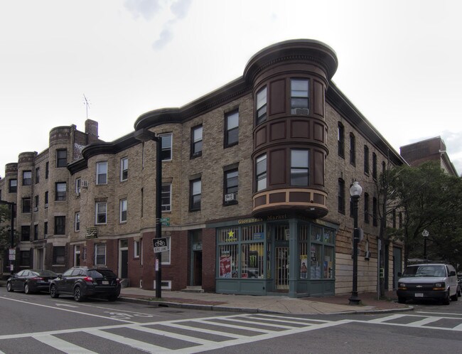 618 Columbus Avenue in Boston, MA - Foto de edificio - Building Photo