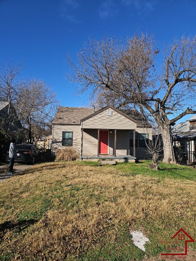 property at 309 SW 19th St