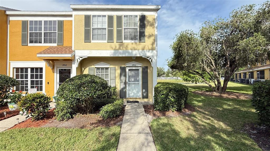 1400 Costa Mesa Dr in Zephyrhills, FL - Building Photo