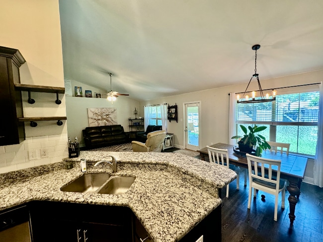 16127 Brookfield Dr in Gulfport, MS - Building Photo - Building Photo
