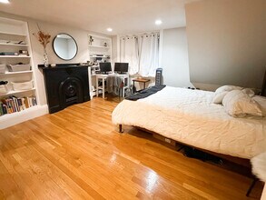 37 Gray St, Unit 1 in Boston, MA - Foto de edificio - Building Photo