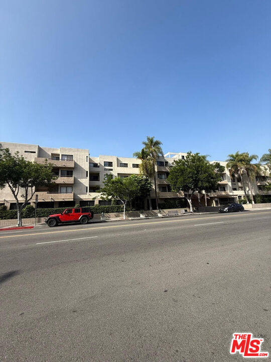 property at 435 S Virgil Ave