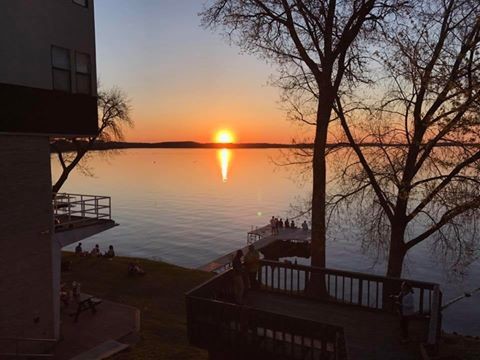 Mendota Lakeshore Apartments photo'