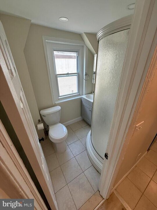 1019 Waverly St in Philadelphia, PA - Building Photo