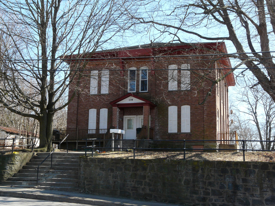 139 Boswell Ave in Norwich, CT - Foto de edificio