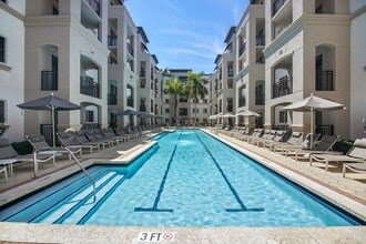 Red Road Commons in Miami, FL - Building Photo - Building Photo