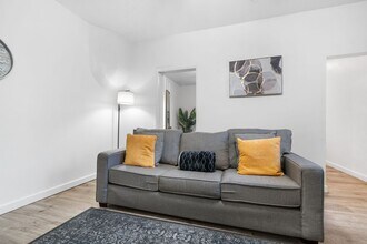 566 E 800 S in Salt Lake City, UT - Building Photo - Building Photo