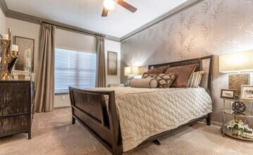 1805 S Egret Bay Blvd in League City, TX - Building Photo - Building Photo