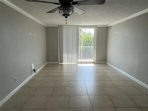 2630 Coconut Bay Ln in Sarasota, FL - Building Photo - Building Photo