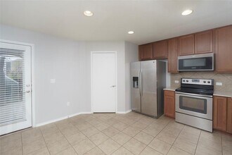 11221 Kirkland Hill Path in Austin, TX - Building Photo - Building Photo