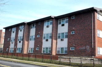 Forest Hill Apartments in Newark, NJ - Building Photo - Building Photo