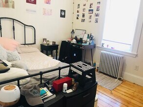 68 Beacon St, Unit 3 in Somerville, MA - Foto de edificio - Building Photo