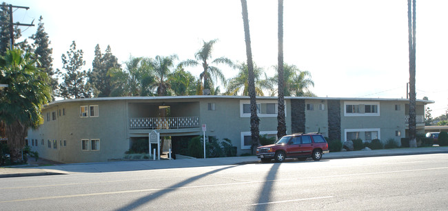 Rowland Palms in Covina, CA - Foto de edificio - Building Photo