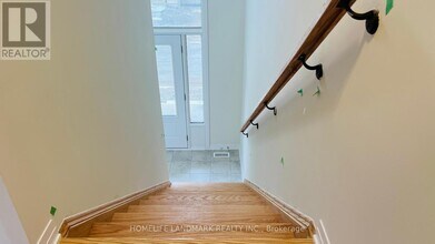 16 George Bales Ln in Richmond Hill, ON - Building Photo - Building Photo