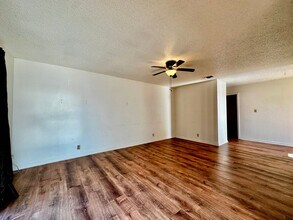 214 Mack Hollimon Dr in Kerrville, TX - Building Photo - Building Photo