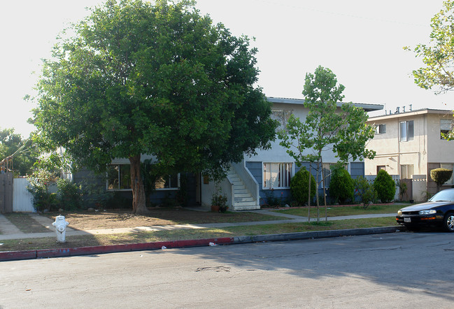 2615 S Baker St in Santa Ana, CA - Building Photo - Building Photo