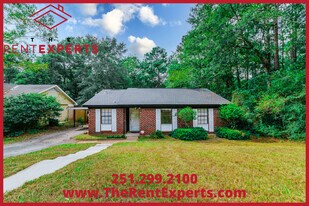 6733 Timbers Dr W in Mobile, AL - Building Photo