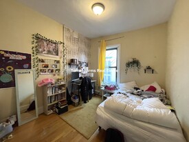 87 Hammond St, Unit 6 Apartamentos