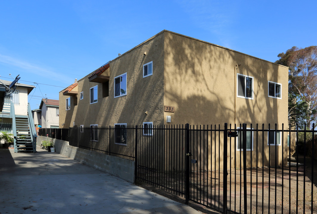 333 Brooks St in Oceanside, CA - Building Photo