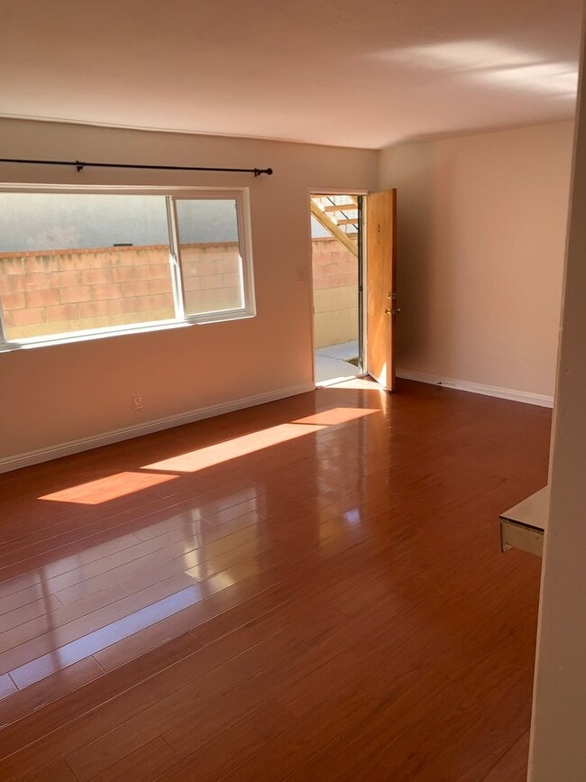 property at 263 W 15th St