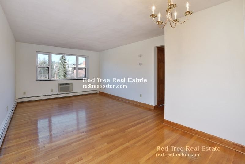 268 Grove St in Newton, MA - Building Photo