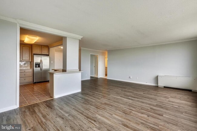 11801 Rockville Pike in North Bethesda, MD - Foto de edificio - Building Photo