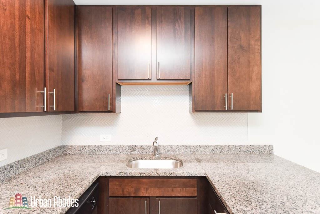 1437 N Dearborn St, Unit 2J in Chicago, IL - Building Photo