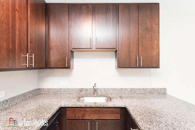 1437 N Dearborn St, Unit 2J