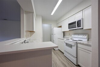 8701 Schick Rd in Austin, TX - Building Photo - Building Photo