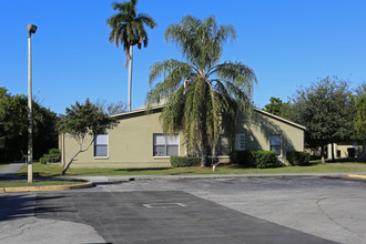 Amarylis Gardens in Pahokee, FL - Building Photo - Building Photo