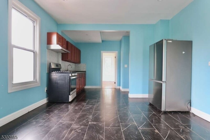 255 Magnolia Ave in Elizabeth, NJ - Building Photo