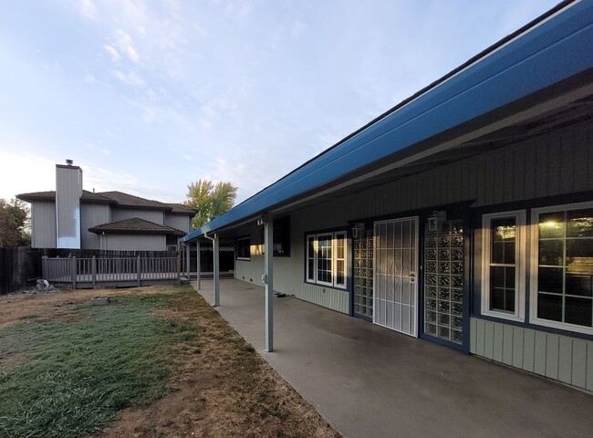 9370 Pershing Ave in Orangevale, CA - Building Photo - Building Photo