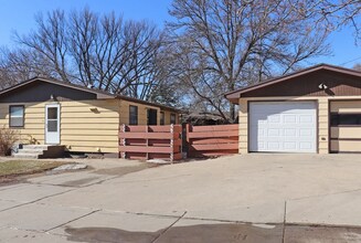 342 E Central Ave in Bismarck, ND - Building Photo - Building Photo