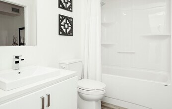 570 Stradbrook in Winnipeg, MB - Building Photo - Building Photo