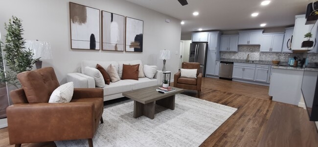 920 Friendly Pl, Unit 2 in Charlotte, NC - Foto de edificio - Building Photo