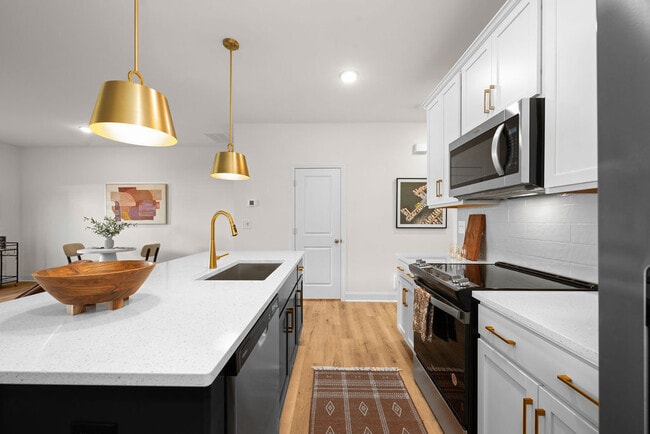 Oak Lake Townhomes in Charlotte, NC - Foto de edificio - Building Photo