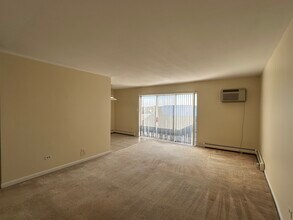 1120 Copperfield Ln in Schaumburg, IL - Building Photo - Building Photo