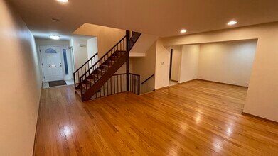 1723 Wildberry Dr in Glenview, IL - Building Photo - Building Photo