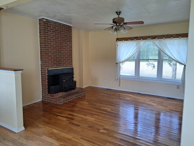 781 Kingsale Rd in Suffolk, VA - Foto de edificio - Building Photo