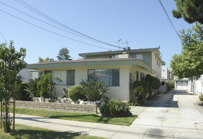 811 N 1st St in Alhambra, CA - Foto de edificio - Building Photo