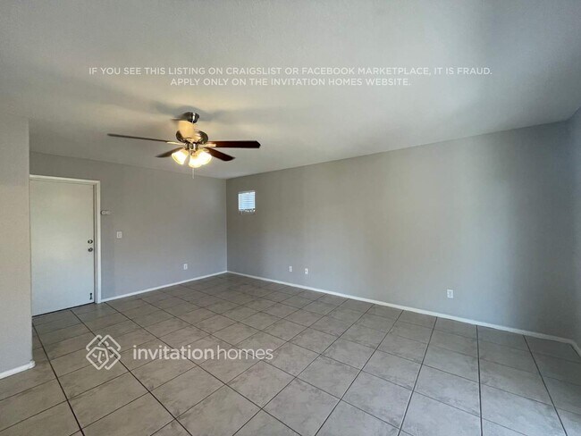 8609 W Roma Ave in Phoenix, AZ - Foto de edificio - Building Photo