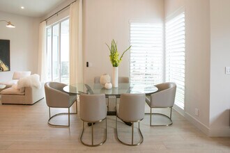 126 Sunset Cove Ln in Palm Beach Gardens, FL - Foto de edificio - Building Photo